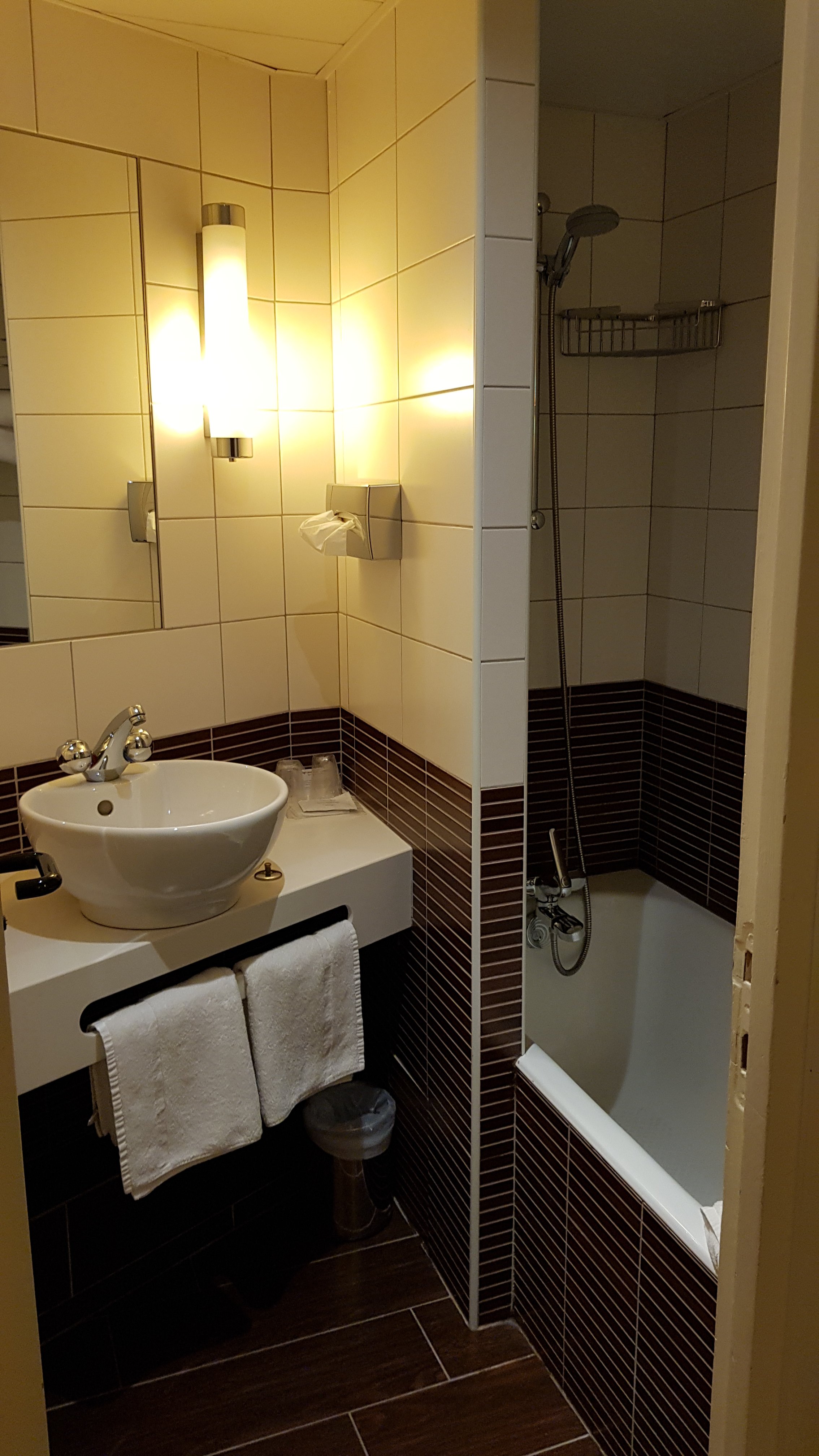 Le Celtique Hôtel & Spa-浴室