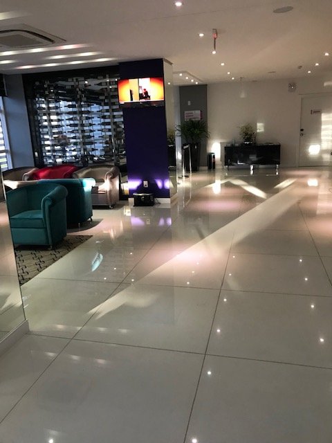 Holiday & Business Hotel-浴室