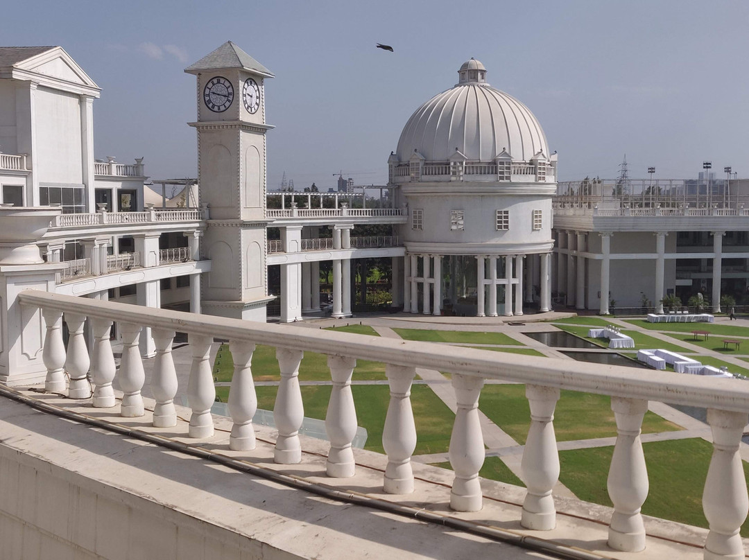 Amanora the Fern Hotels and Club主图