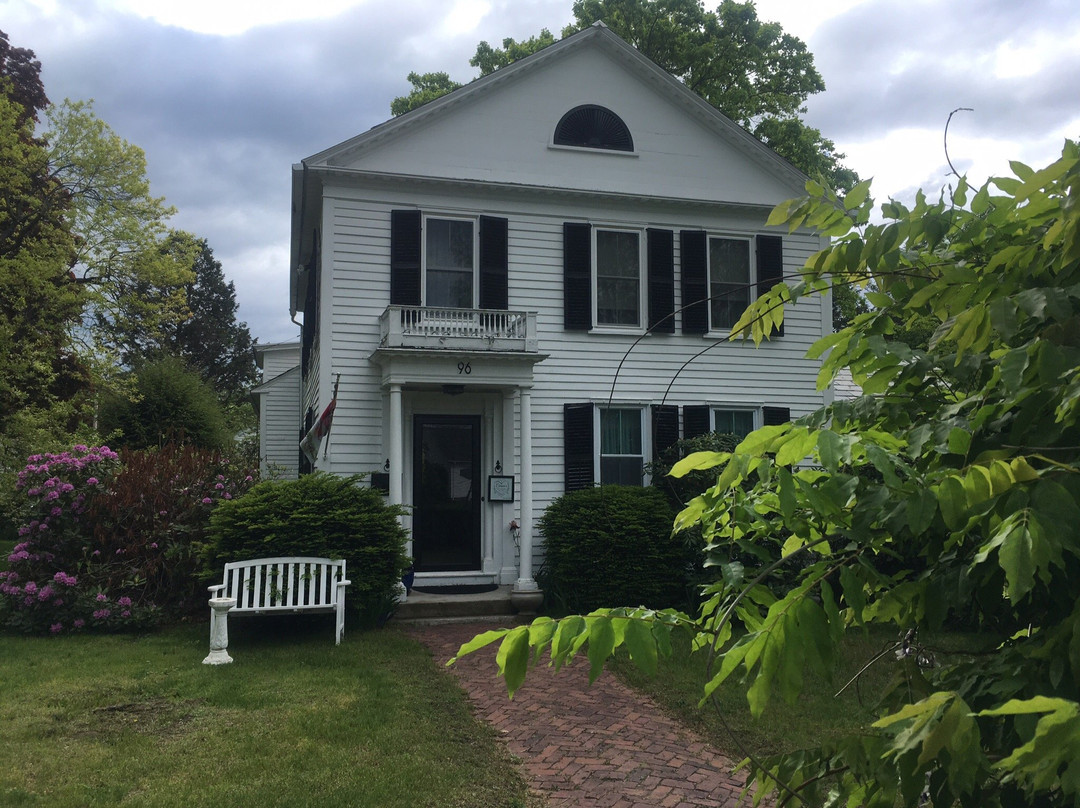 Carson's Bed & Breakfast and Salon主图