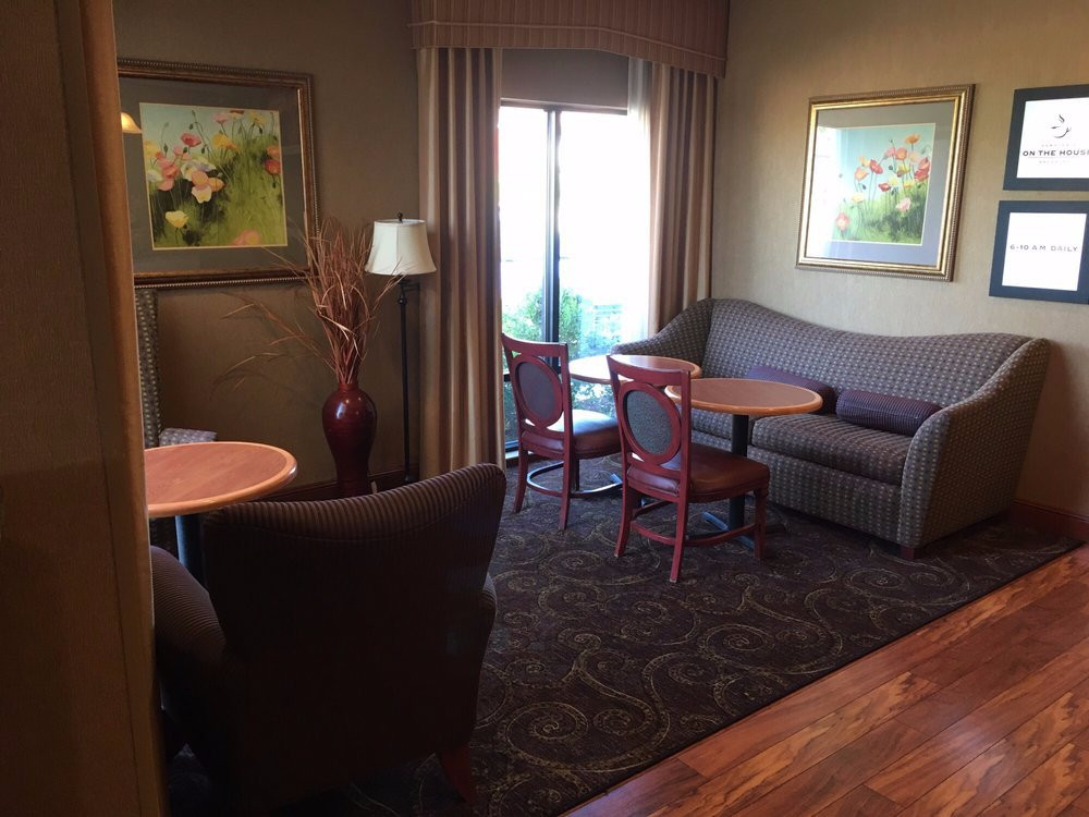 芒廷霍姆希尔顿恒庭酒店主图