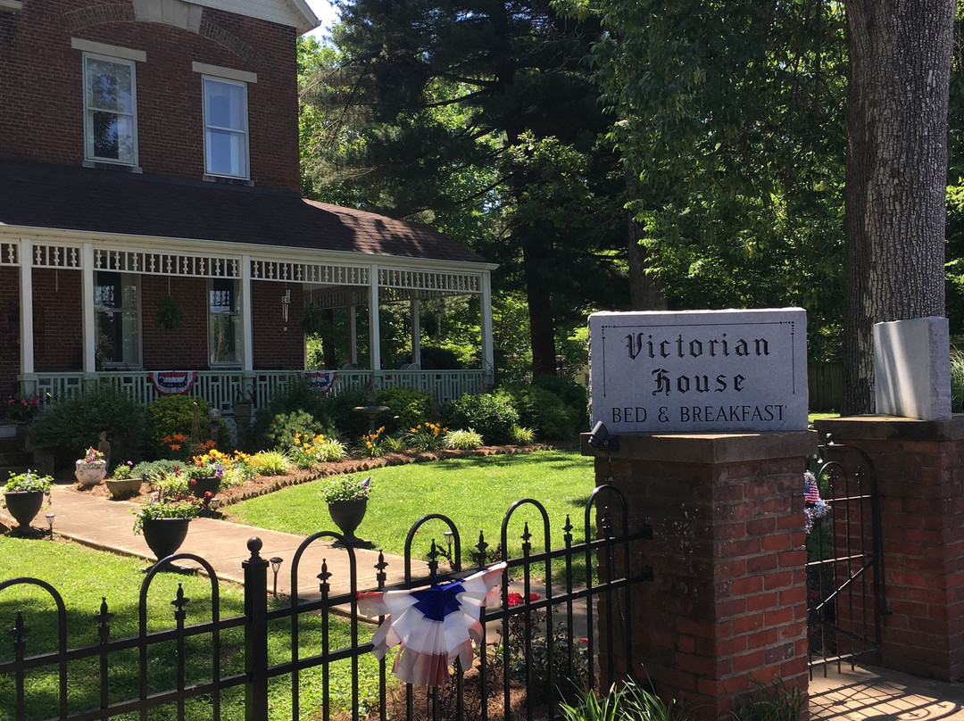 Victorian House Bed and Breakfast主图