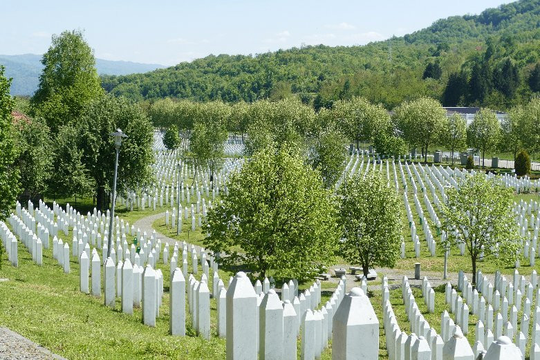 Srebrenica Genocide Memorial景点图片