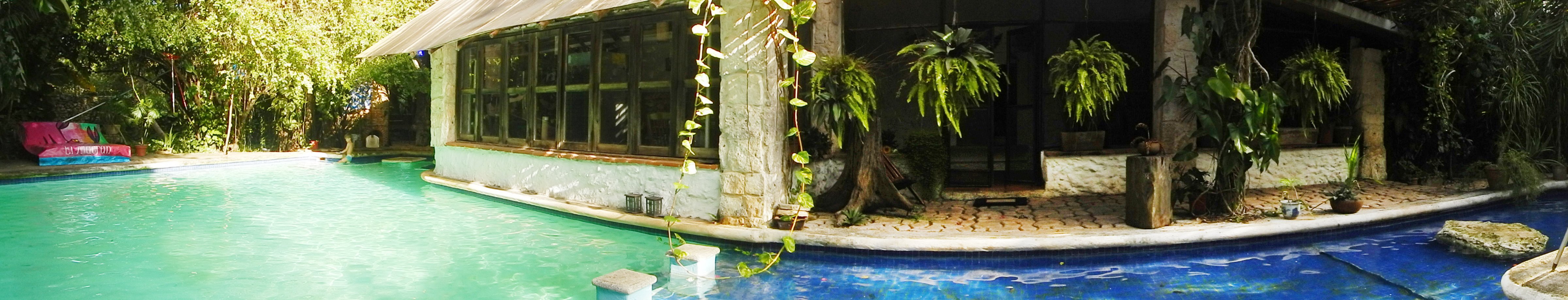 Bellisima casa en la selva-泳池