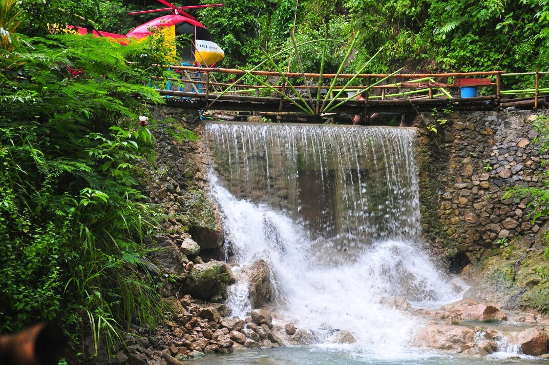Kedung Pedut Waterfall景点图片