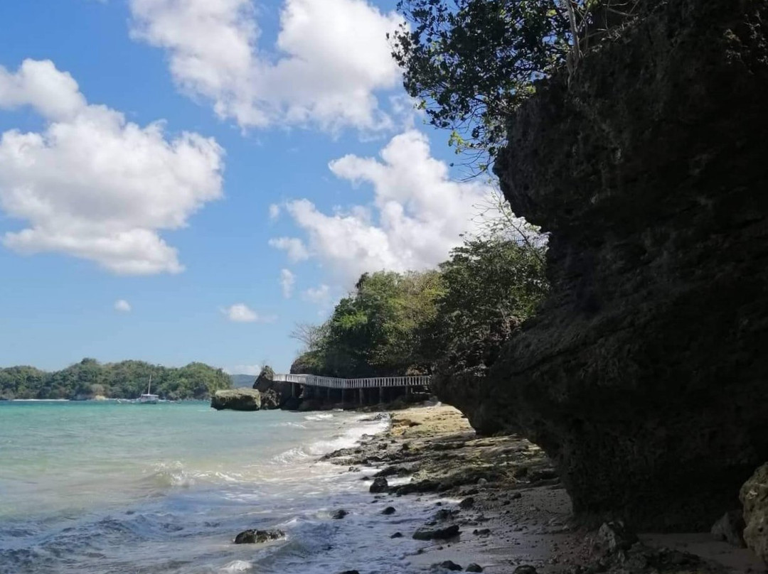 Villa Igang Beach-吉马拉斯岛必去景点