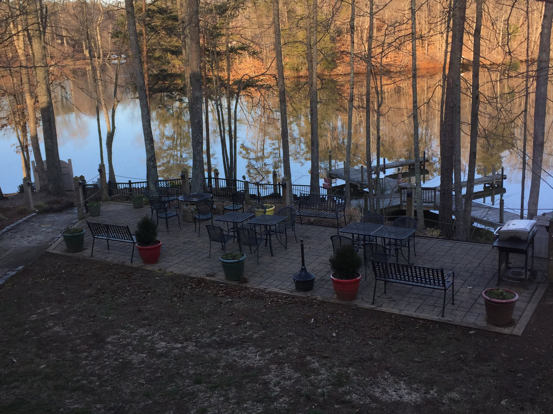 Halesford Harbour Resort主图