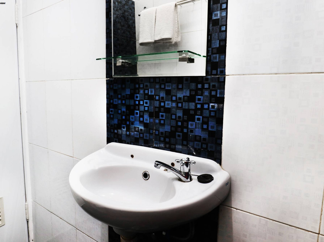 Saung Balibu Hotel主图