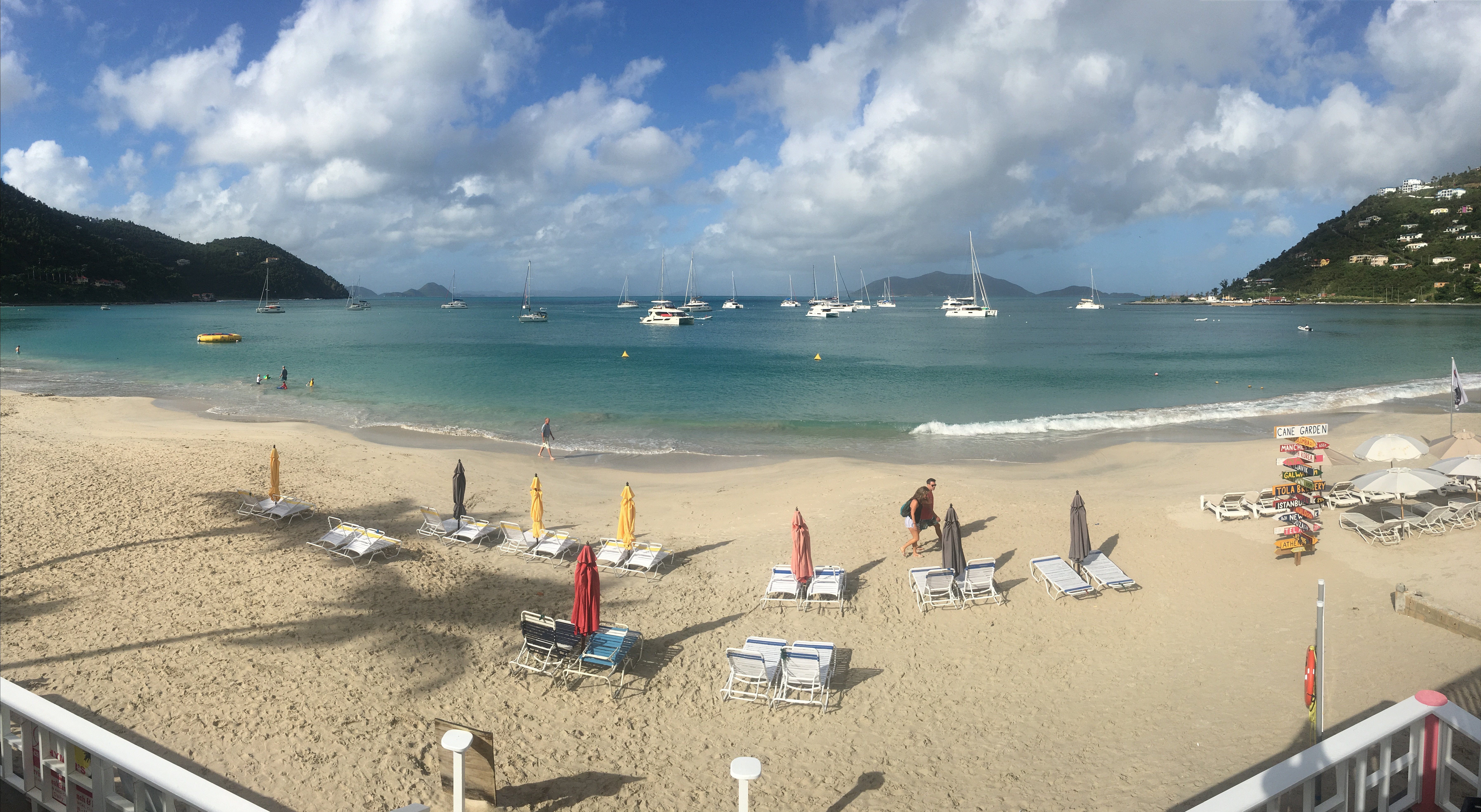 Rhymers Beach Hotel-泳池