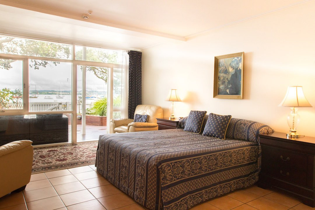 Commodore's Lodge主图