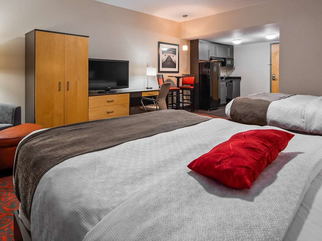 东门贝斯特韦斯特优质套房酒店主图