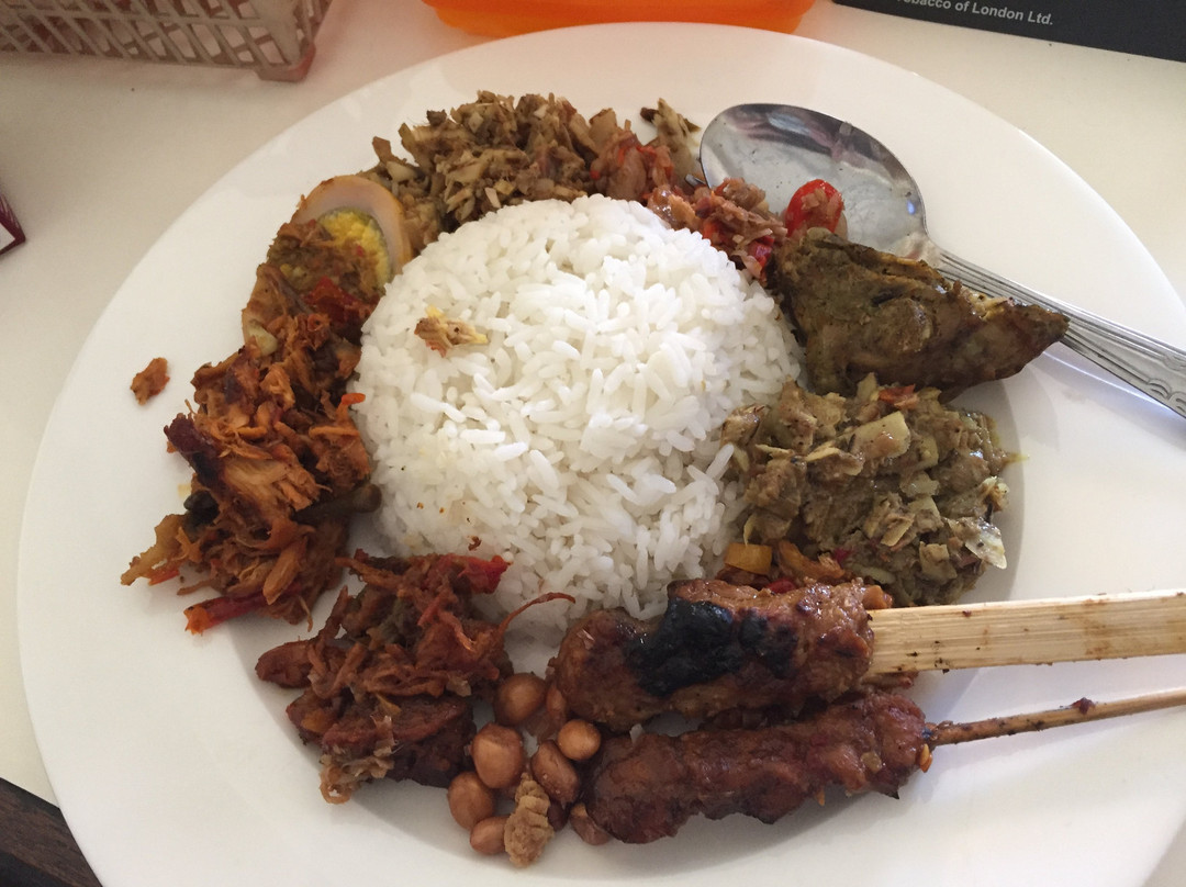 Ubung餐馆和美食-Warung Satria