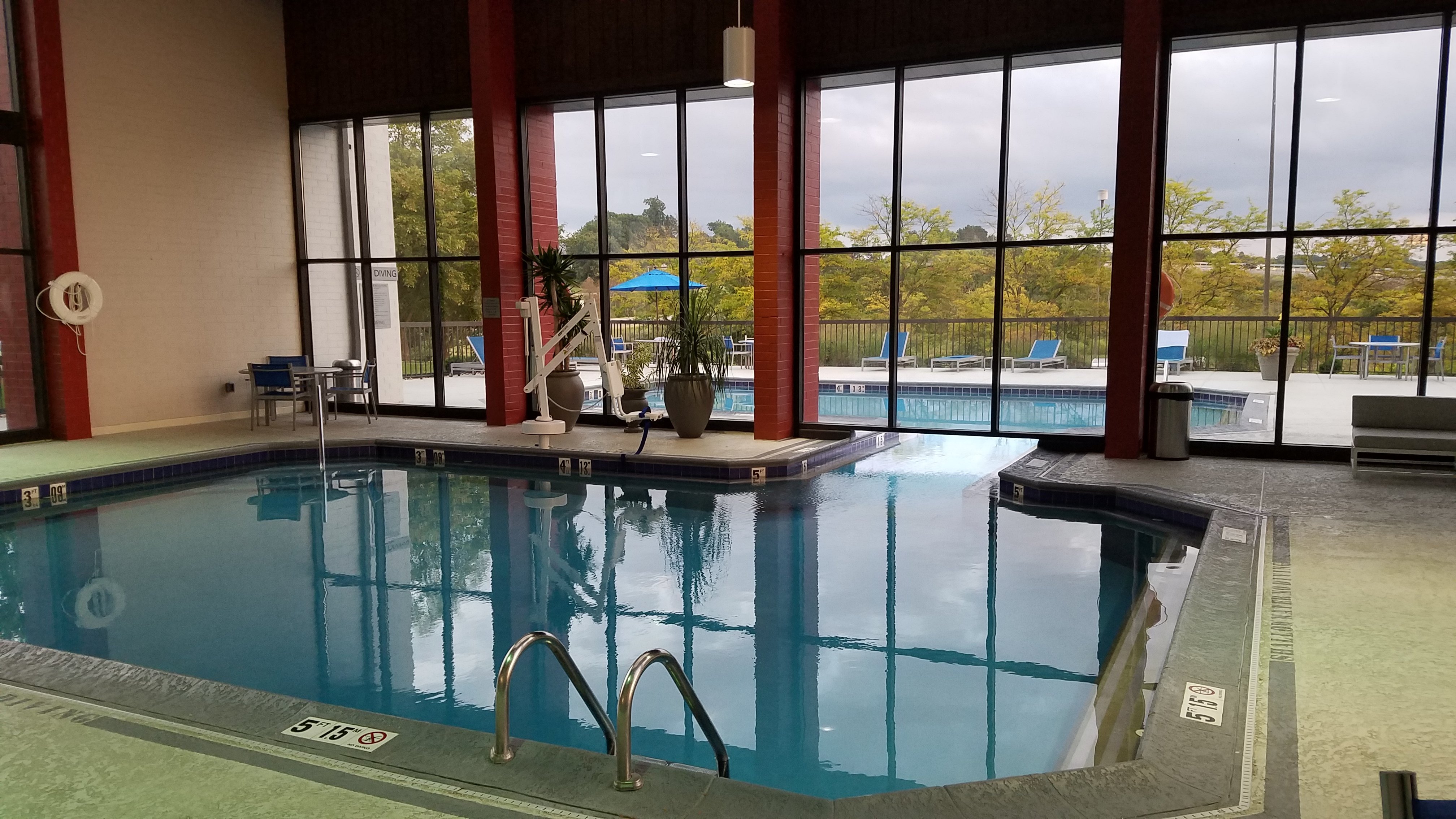 DoubleTree by Hilton Hotel Pittsburgh - Cranberry-泳池