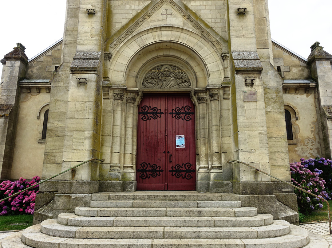 Eglise Saint-Pierre-de-Montsort景点图片