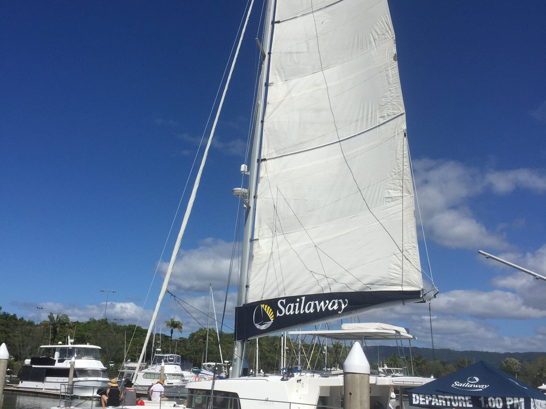 Sail Away Catamarans - Day Tours景点图片