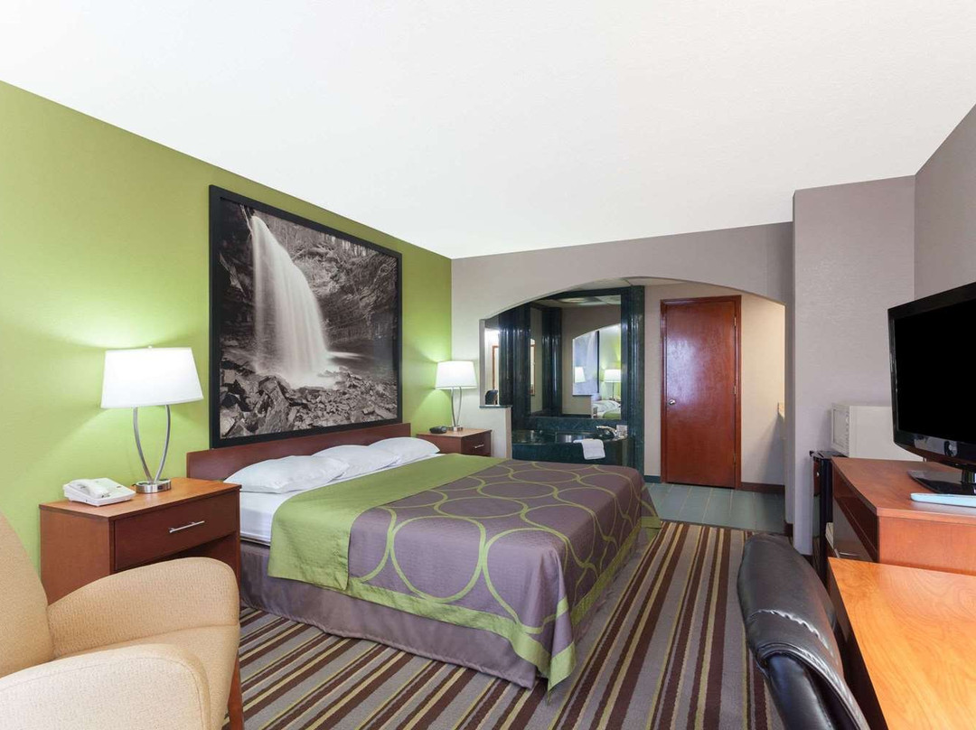 Super 8 by Wyndham Clarksville Northeast主图