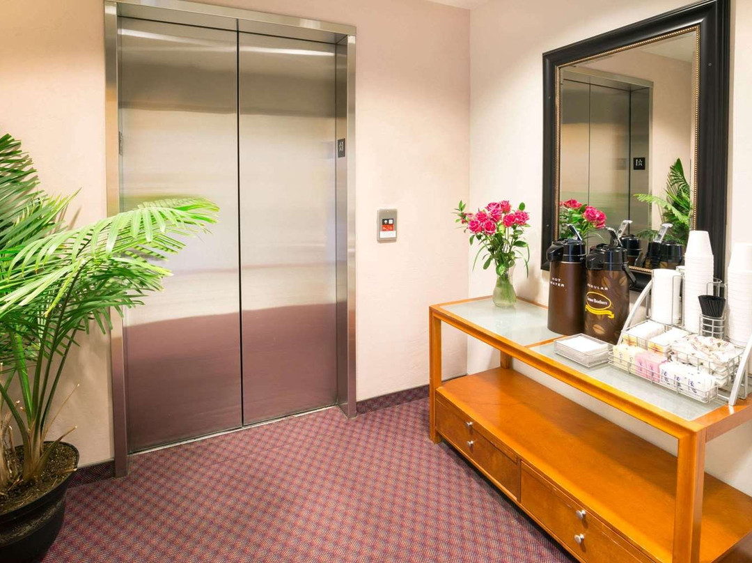 Super 8 by Wyndham Redmond主图