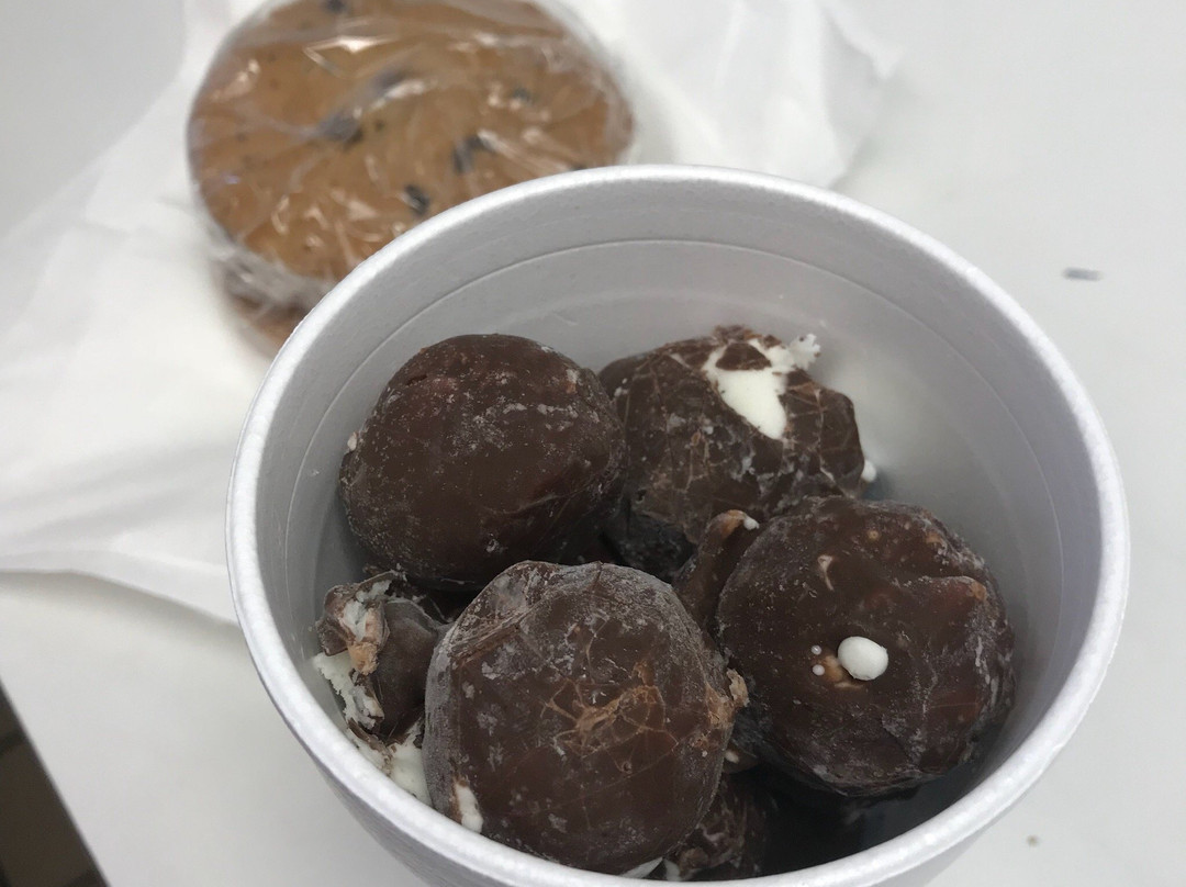 Lic's Deli and Ice Cream