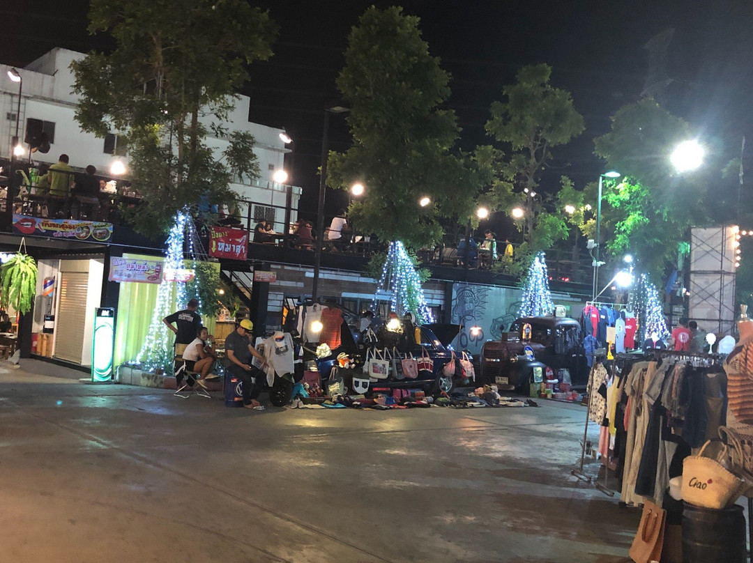 The Ozone Lifestyle Mall-罗勇必去景点