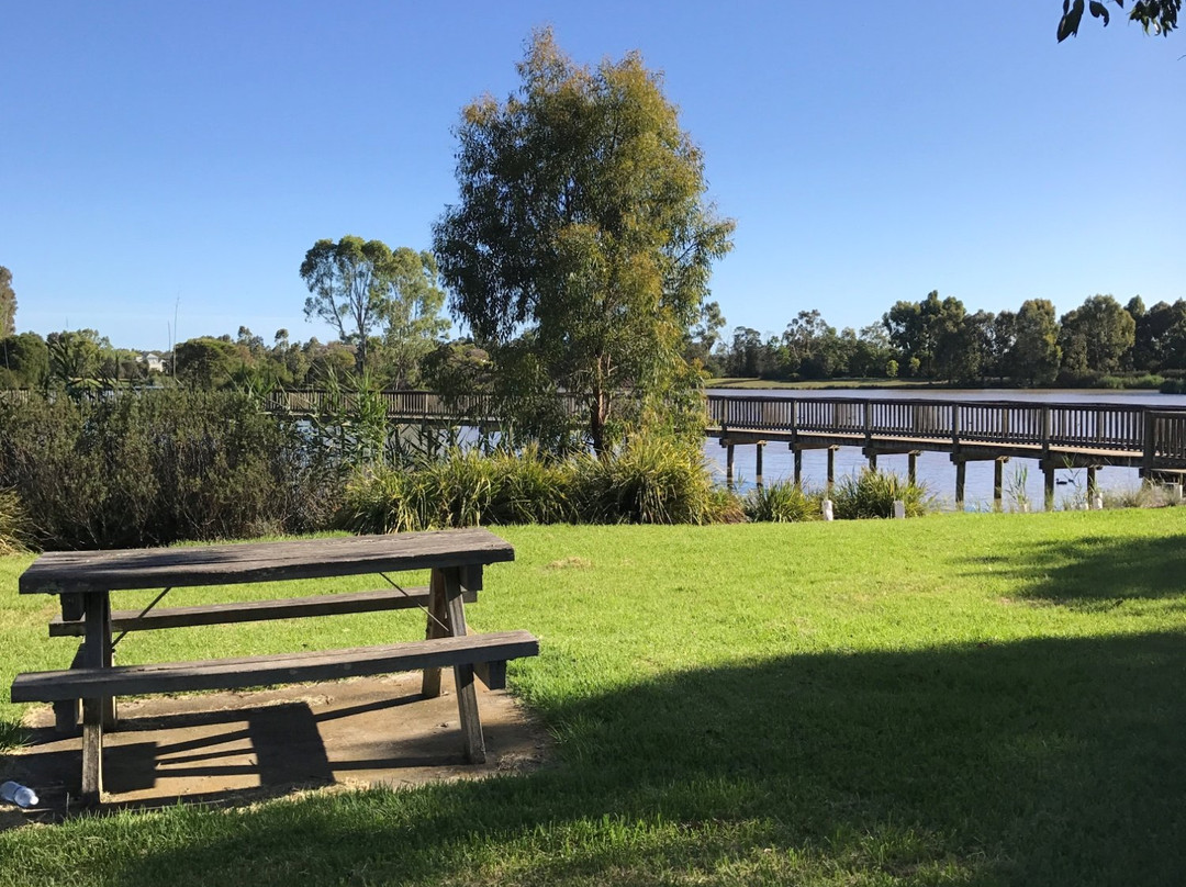 Lake Guyatt-塞尔必去景点