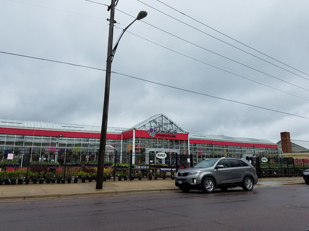 Donahue's Greenhouse-法里博必去景点