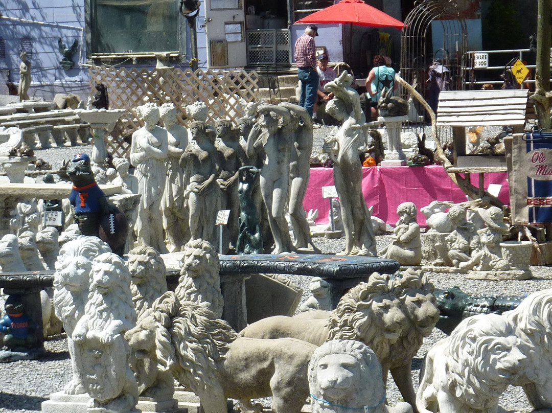 Concrete Statuary Designs-盖林柏格必去景点