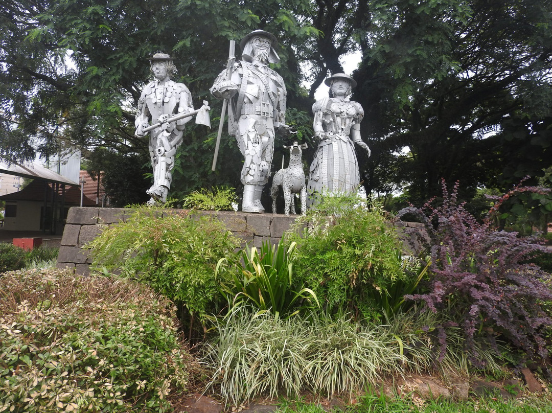 Praca do Imigrante-Dois Irmaos必去景点