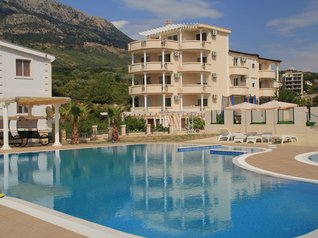 Apartaments Crown Silvia主图