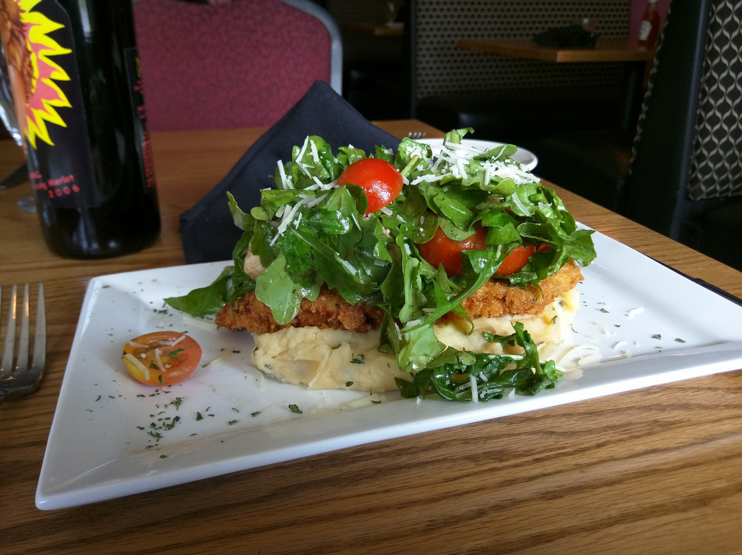 North Tonawanda餐馆和美食-Hideaway Grille