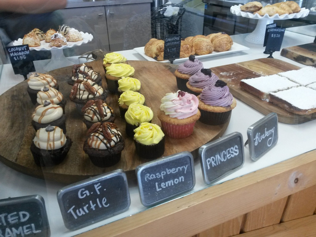 Classics Flowers & Confections