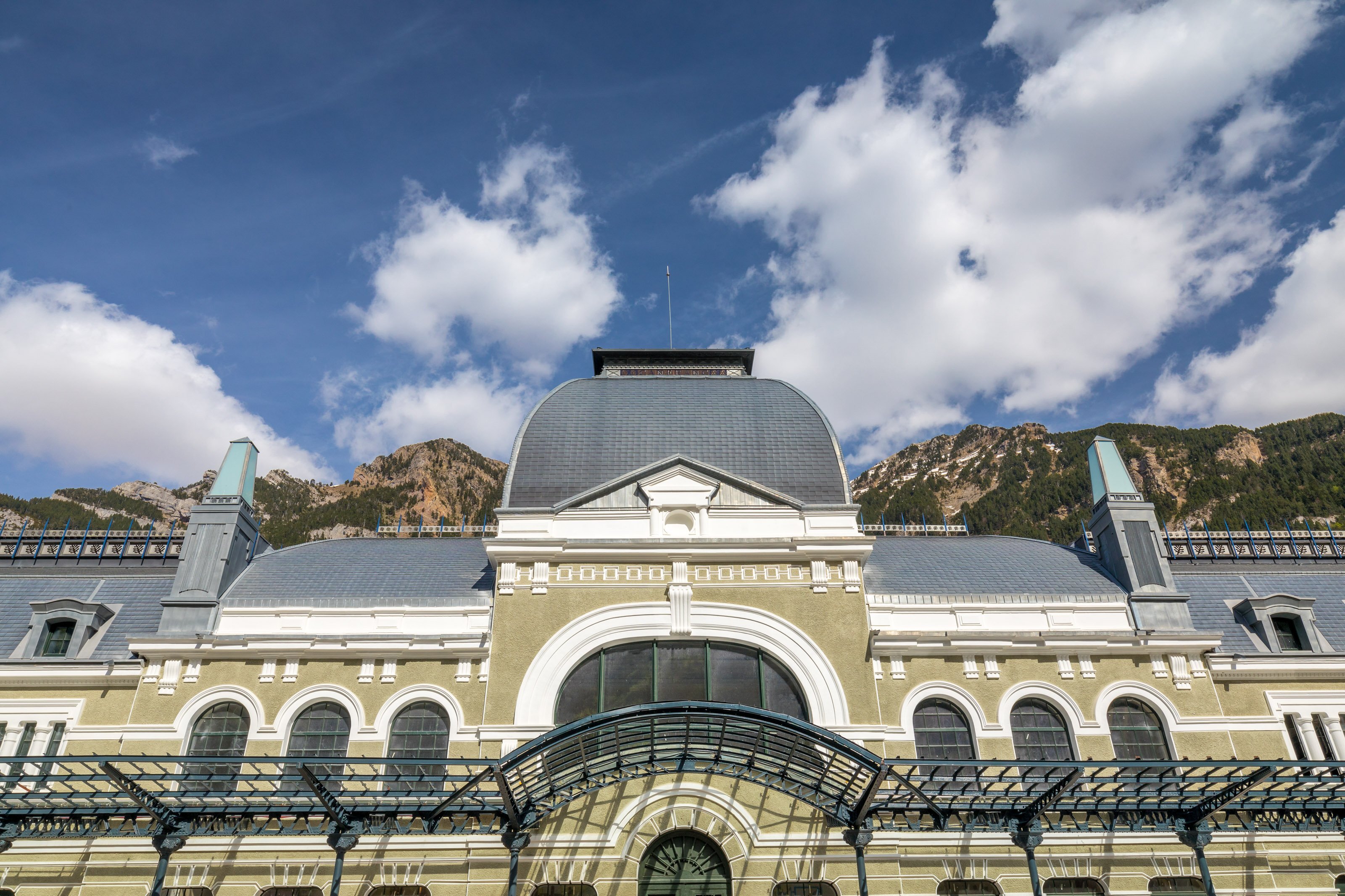 Canfranc Estación, A Royal Hideaway Hotel-浴室