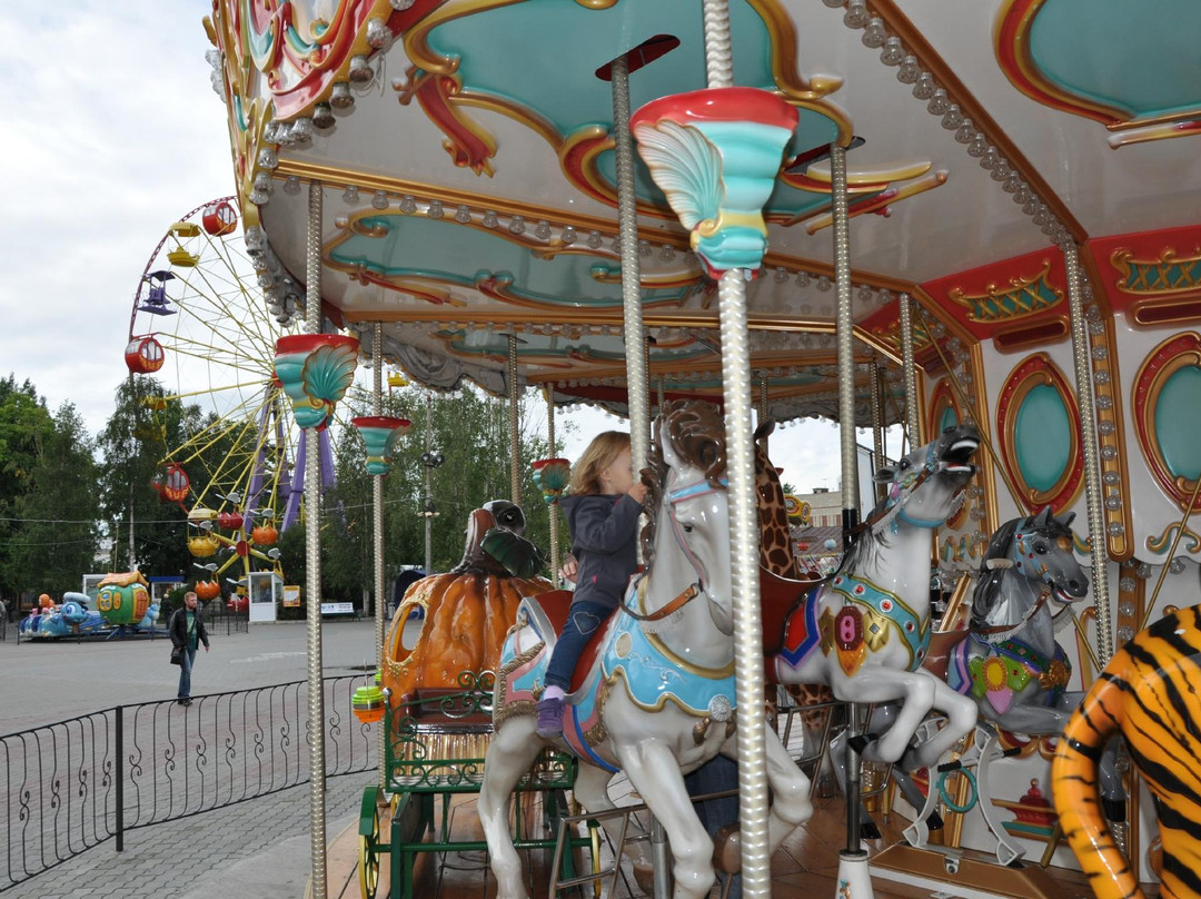 Poteshny Dvor Amusement Park景点图片