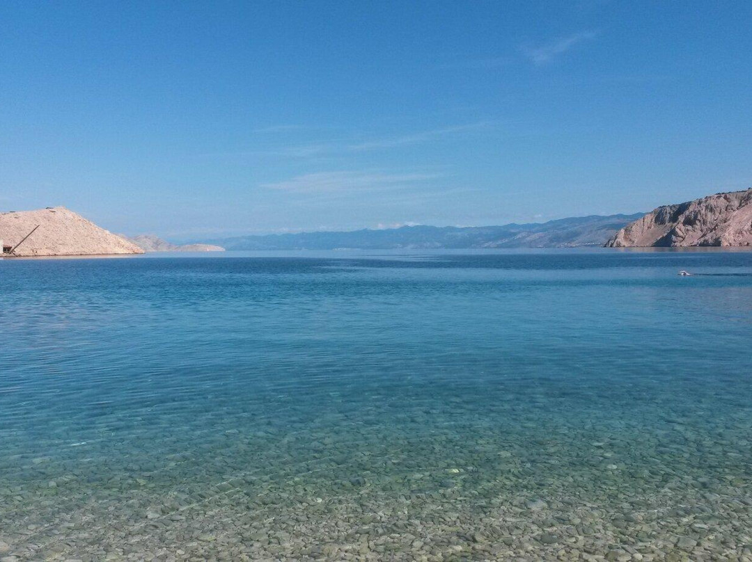 Lukovo Beach景点图片