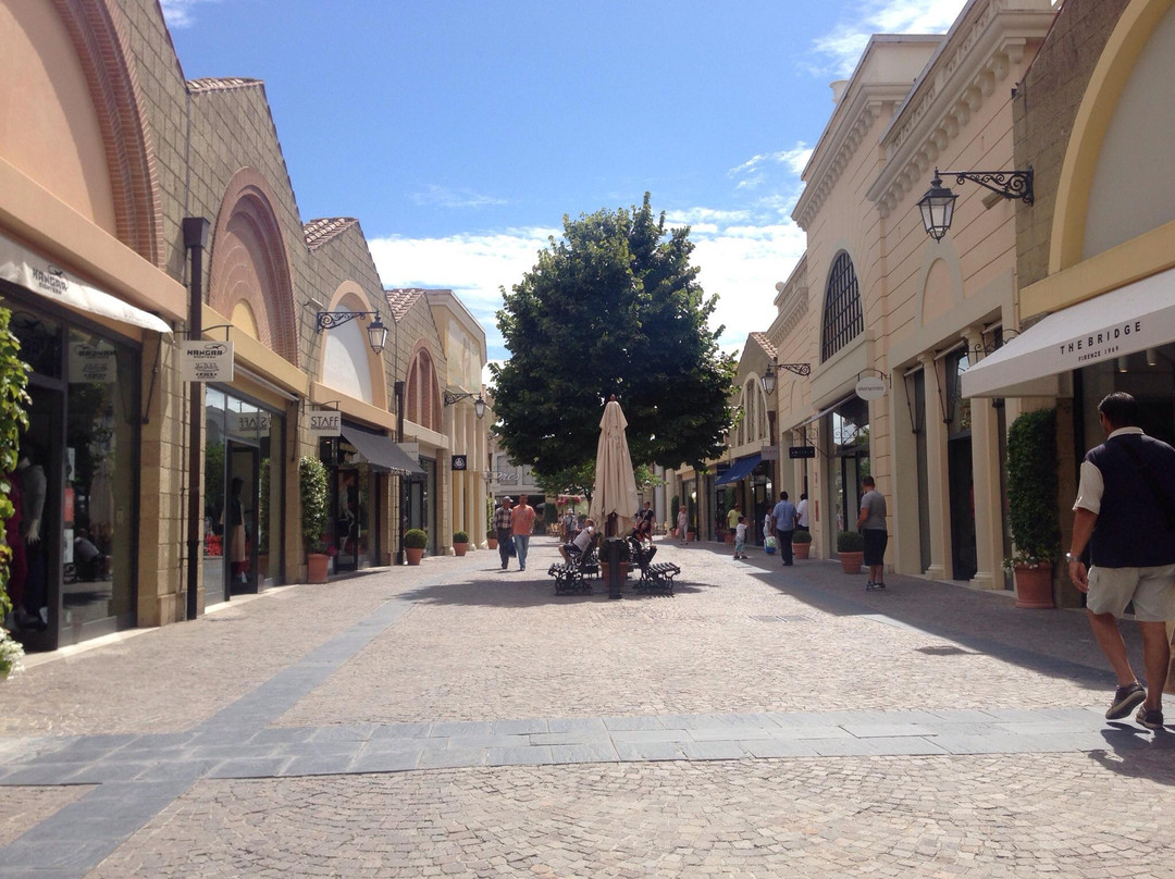 Castel Romano品牌折扣店-Castel Romano必去景点