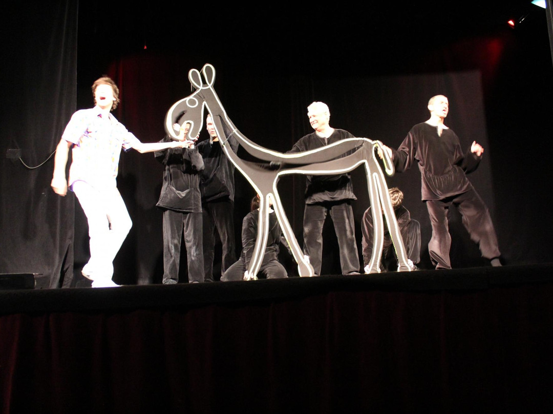 Black Light Theatre METRO-布拉格必去景点