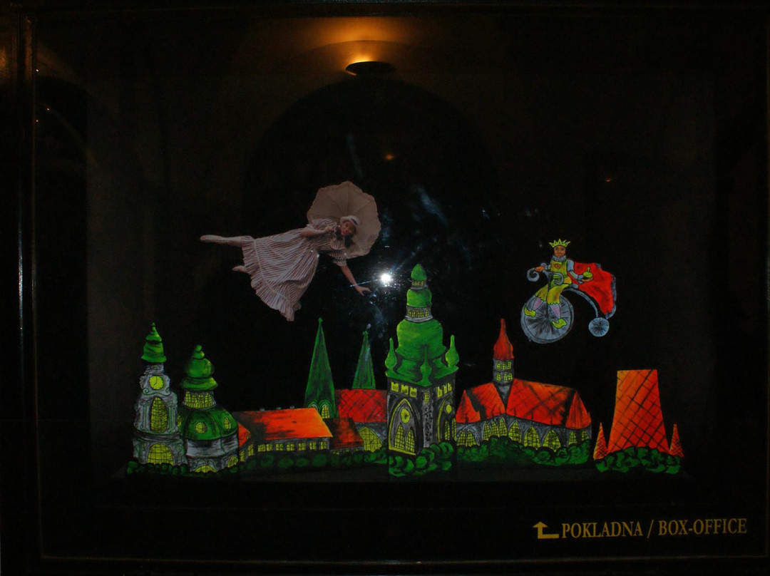 Ta Fantastika Black Light Theatre-布拉格必去景点