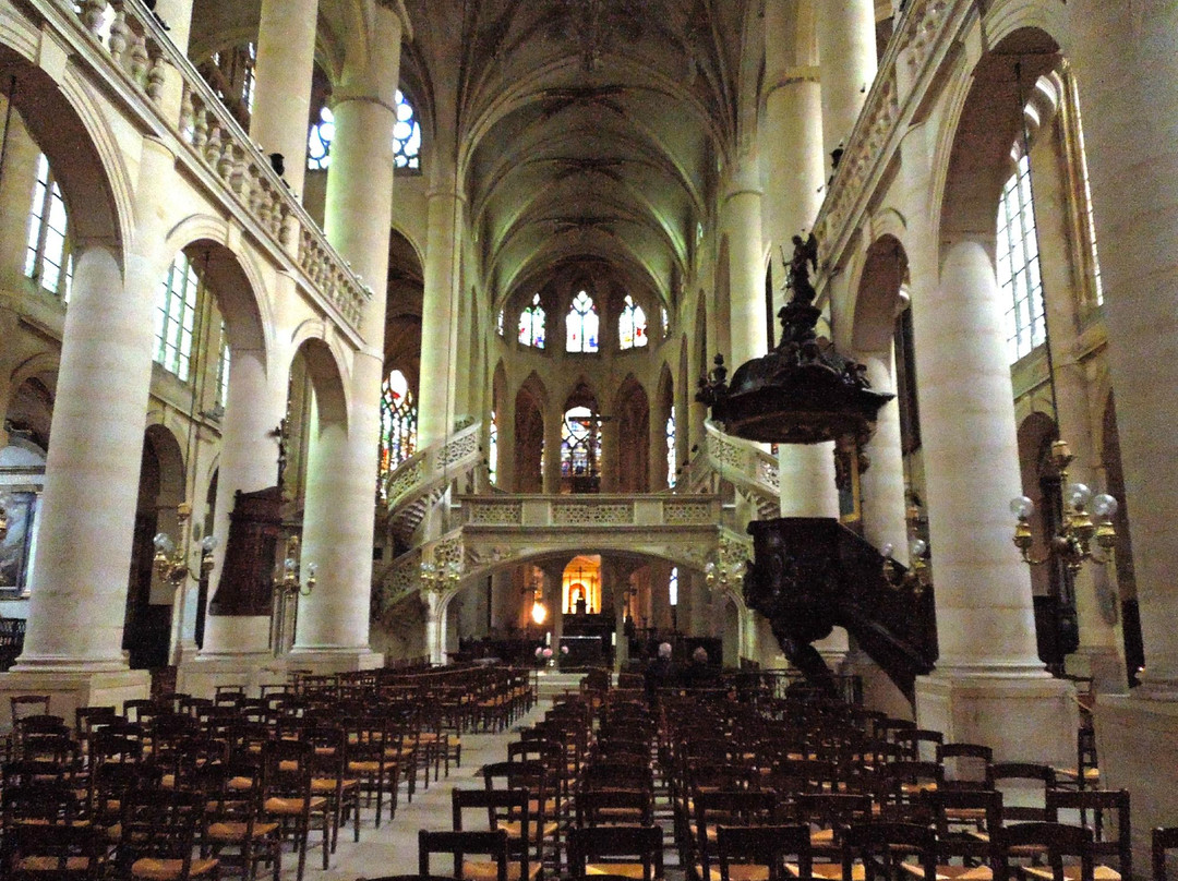 圣耶戋纳迪蒙教堂-巴黎必去景点