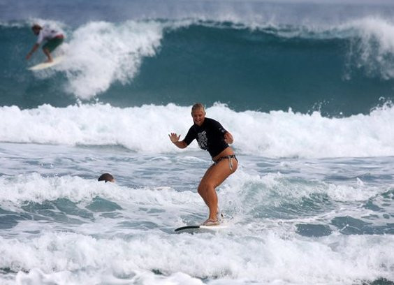 Bobo Surfs Up Surf School-喀巴里特必去景点