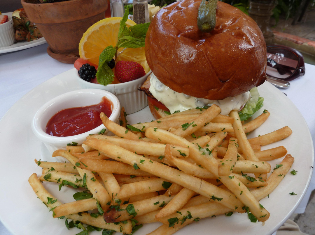 L'Hirondelle Restaurant