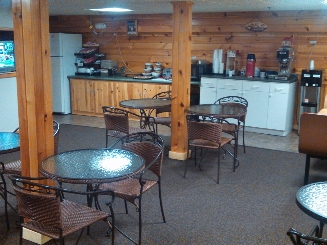 Bishops Country Inn Motel主图