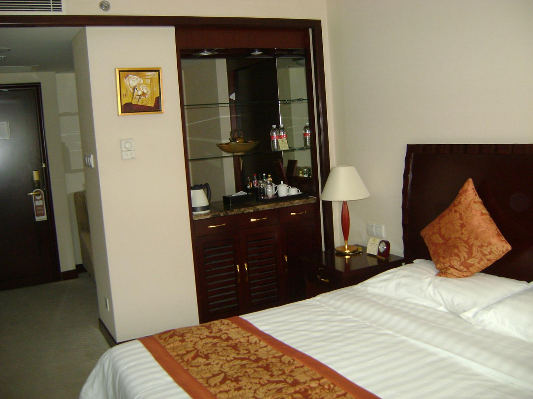 维也纳国际酒店上海火车站龙门店主图