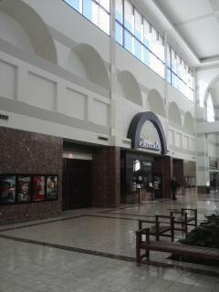 Phoenix Theatres Laurel Park-利沃尼亚必去景点