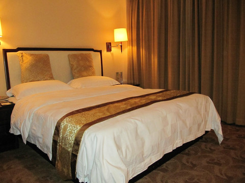 西安钟楼饭店主图