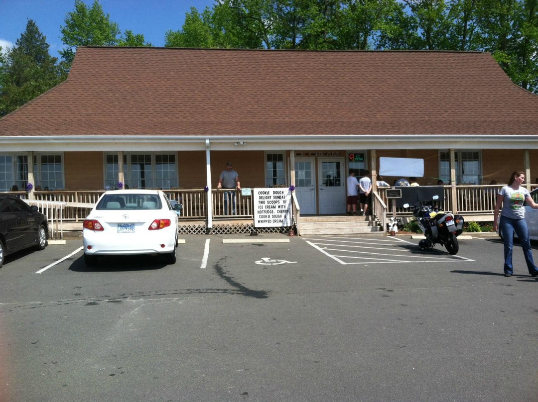 Maple View Ice Cream Store