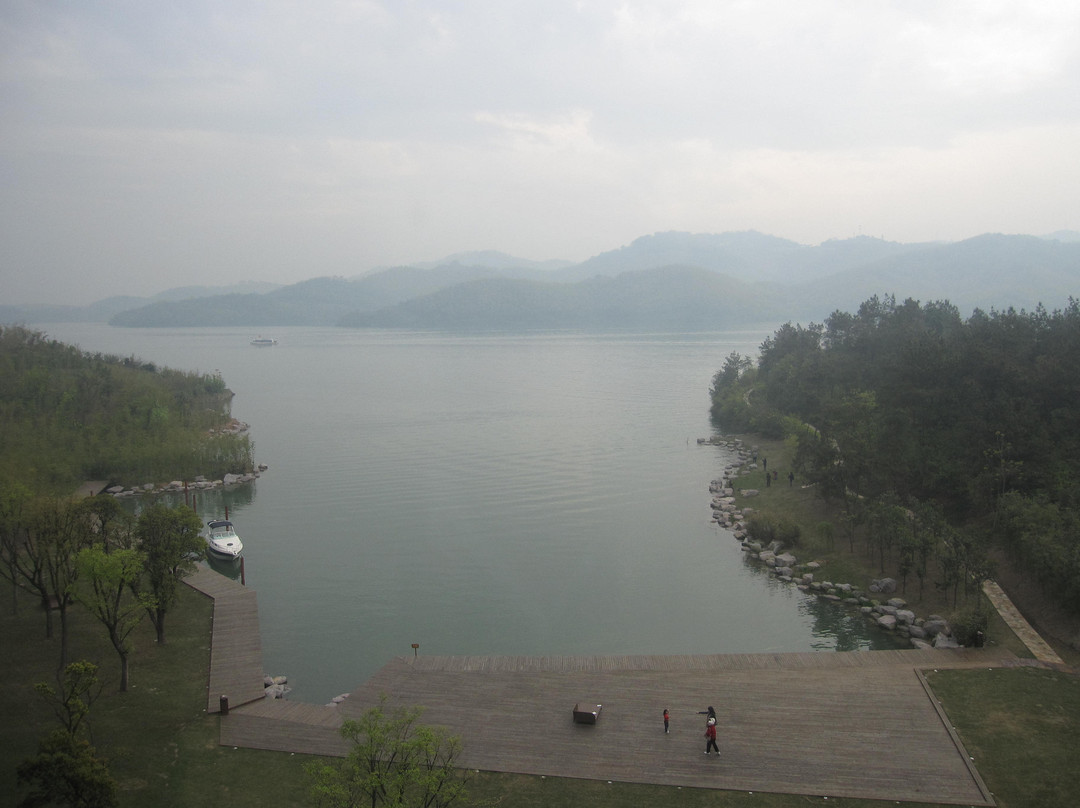 涵田度假村酒店主图