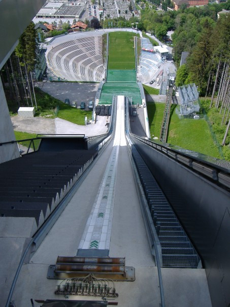 伯吉瑟尔滑雪台景点图片