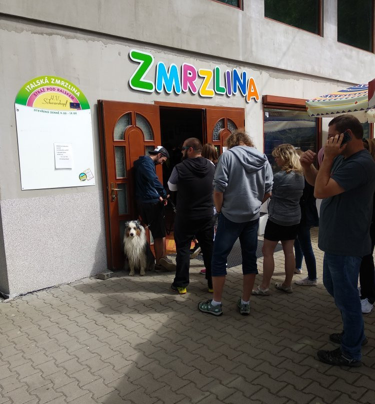 Hamr na Jezere餐馆和美食-Zmrzlinárna -H.V.Schwarzkopf