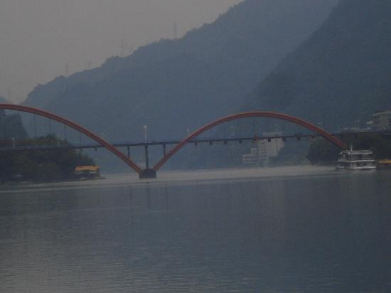 黄龙月亮湾大酒店主图