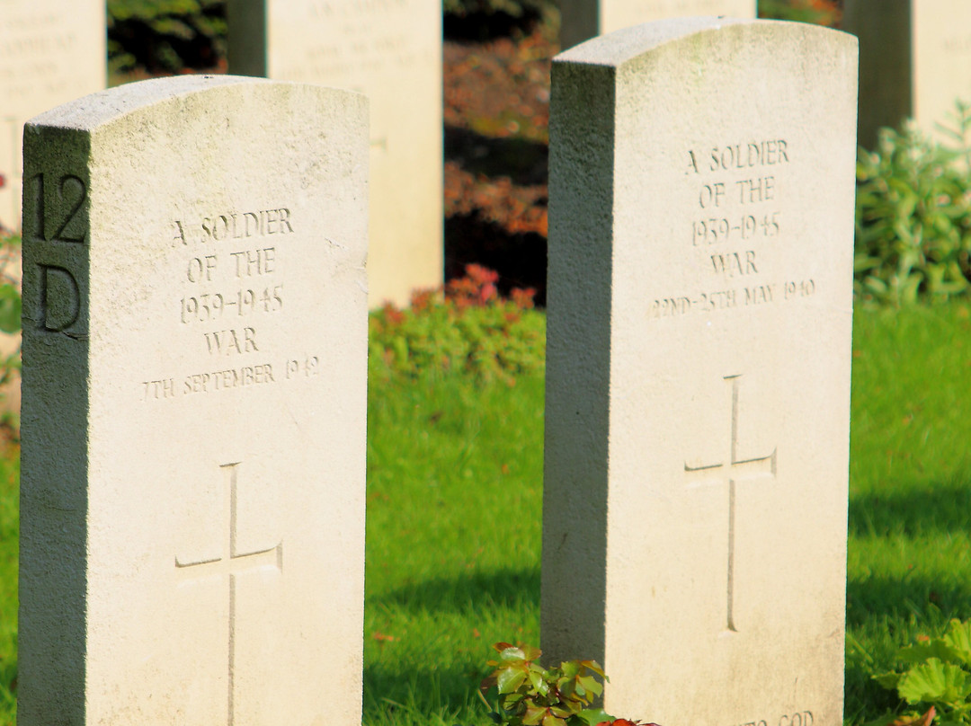 Boulogne Eastern Cemetery景点图片