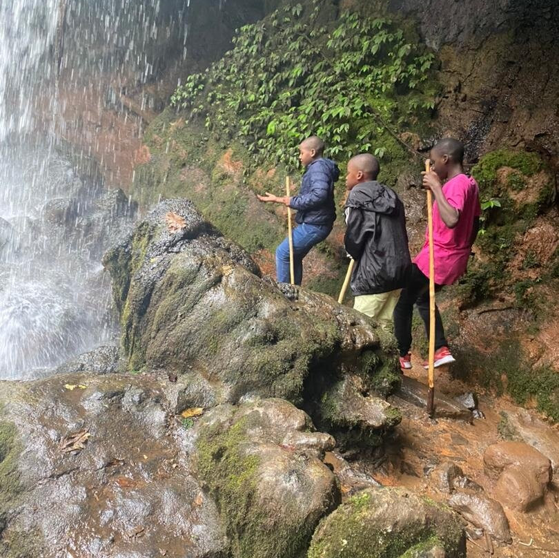 Amabere Caves-Fort Portal必去景点